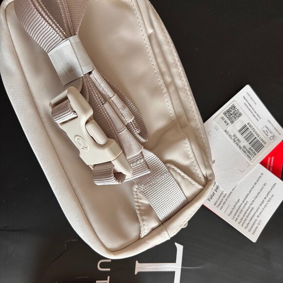 NEW. Lululemon Mini-Belt: Off White - Picture 3 of 12